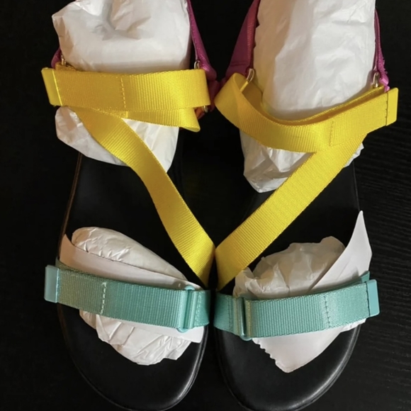 Sandals - Picture 5 of 12